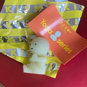 SMISKI Series Mini Yoga Figure